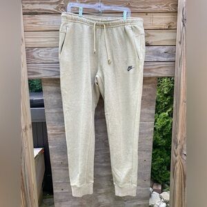 Men’s Nike Club Fleece Brushed Back Joggers Size Large NWT